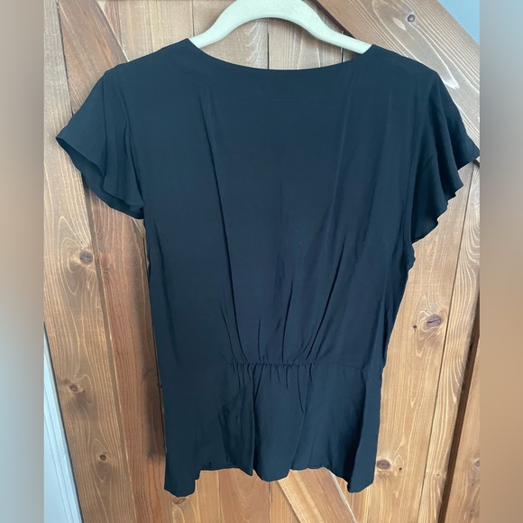 NWT JCrew VNeck Shortsleeve Dress Shirt - size 4 - Picture 3 of 4